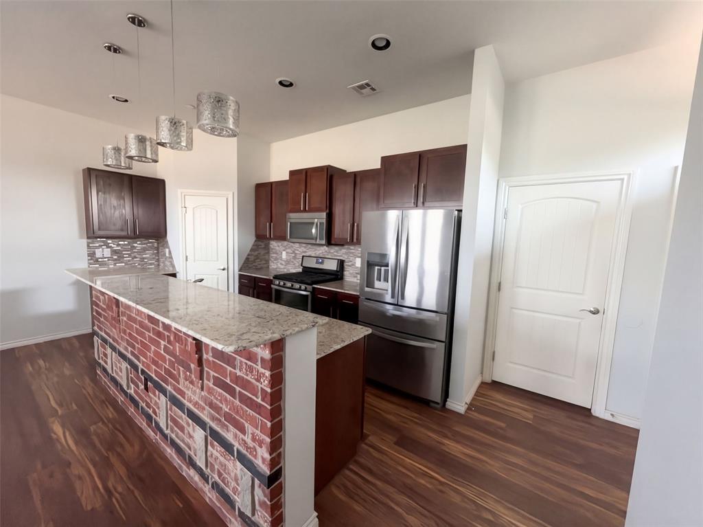 549 S Fretz Avenue Property Photo 2