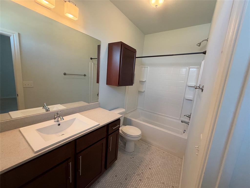 549 S Fretz Avenue Property Photo 18