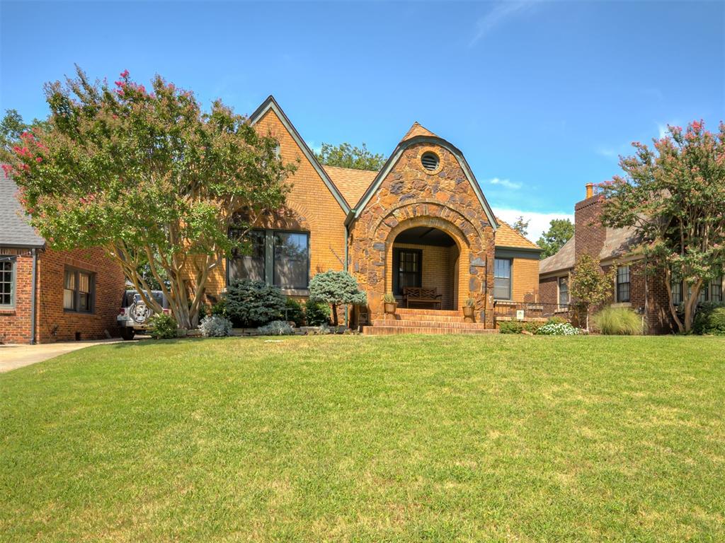 217 Edgemere Court Property Photo 1