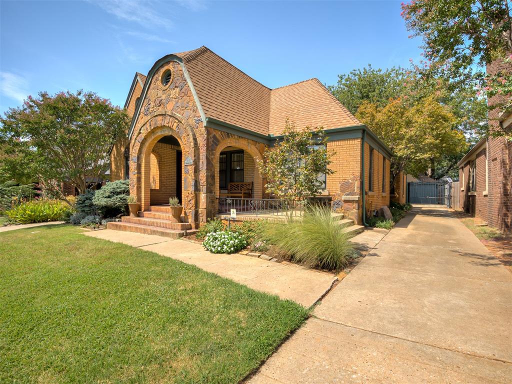 217 Edgemere Court Property Photo 2