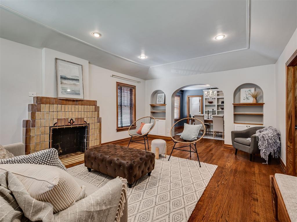 217 Edgemere Court Property Photo 4