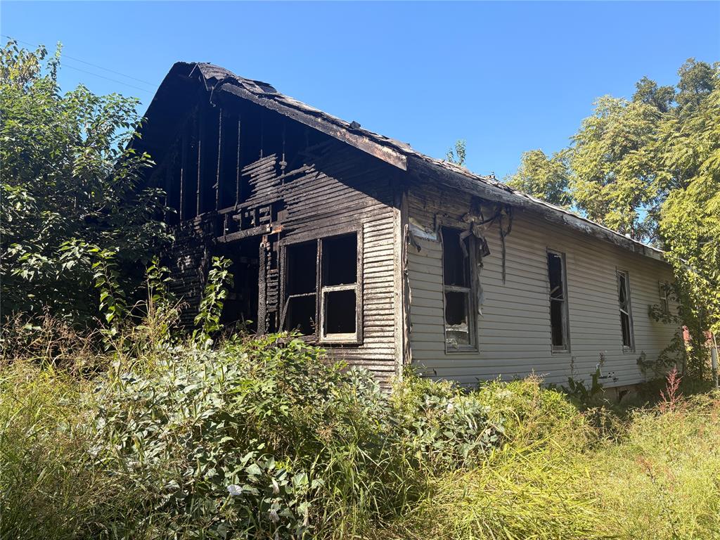 406 E Chickasaw Street Property Photo 1