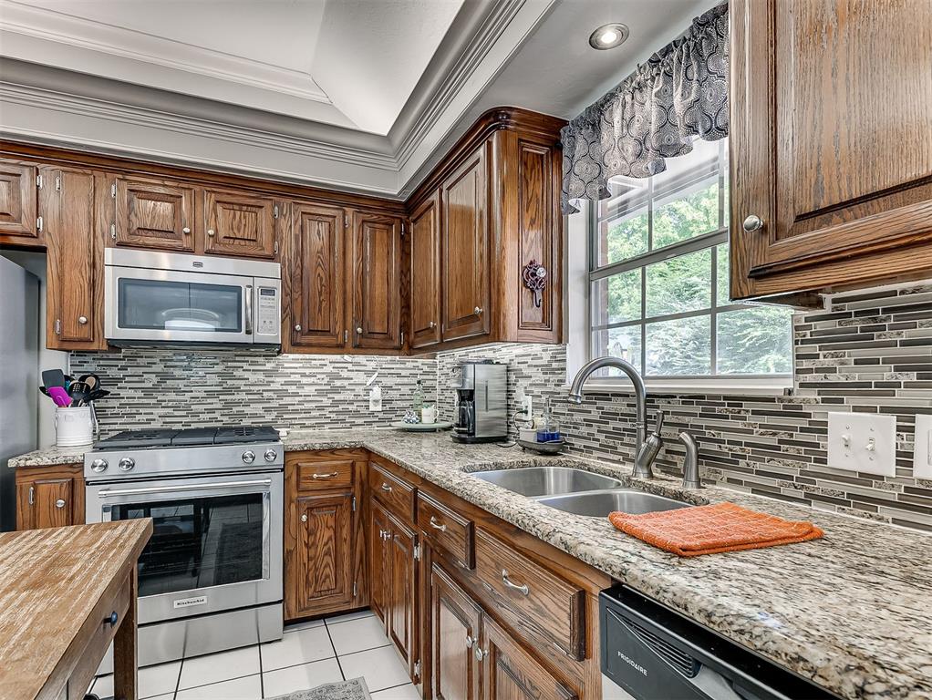 4108 Eaton Place Property Photo 20