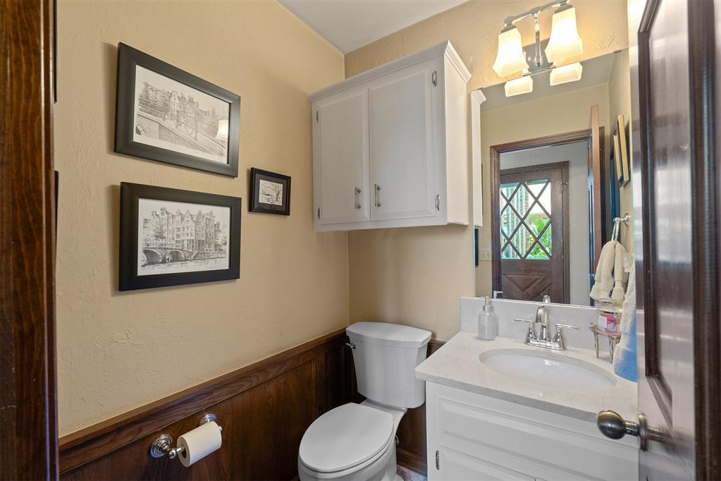 841 Nw Glenlake Drive Property Photo 15