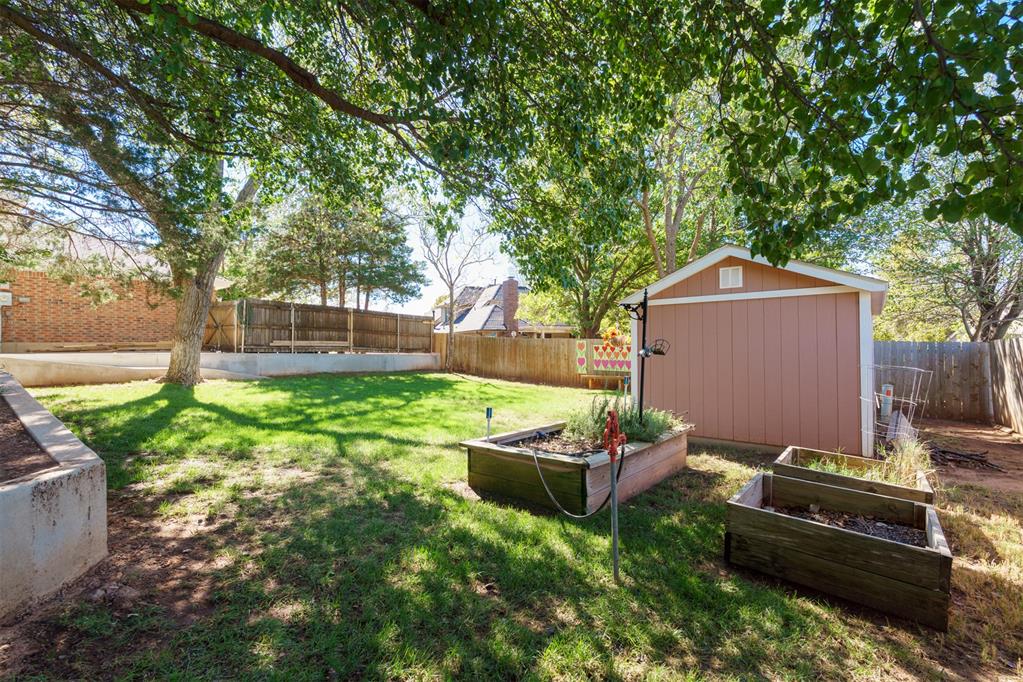 841 Nw Glenlake Drive Property Photo 37
