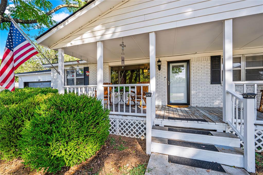 208 S Glendale Road Property Photo 2