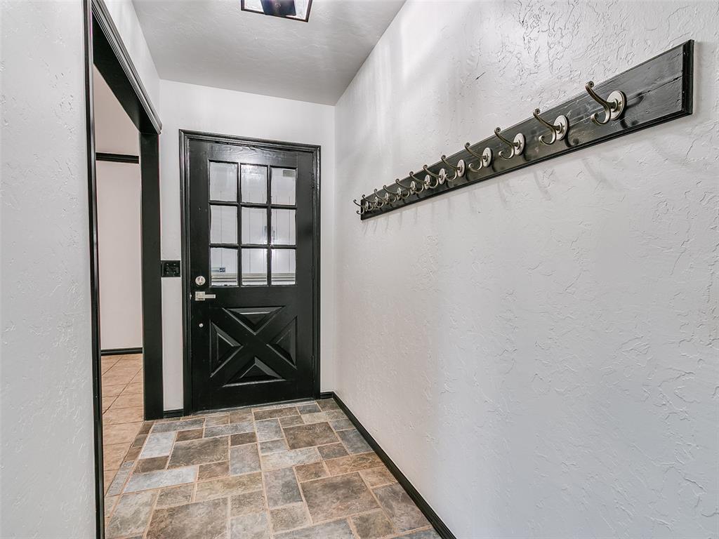 5912 Nw 83rd Street Property Photo 4