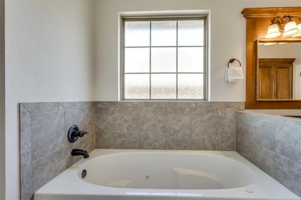 10812 Nw 34th Street Property Photo 23