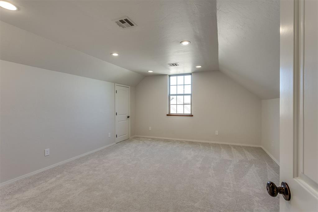 10812 Nw 34th Street Property Photo 28