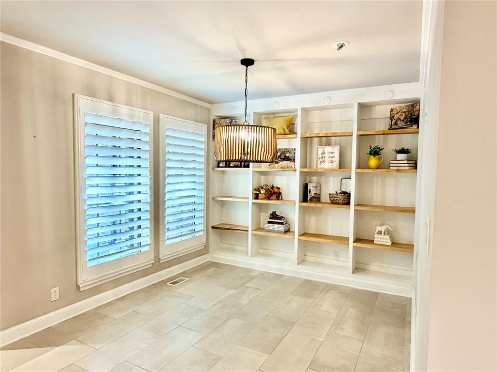 16 Windbrook Property Photo 5