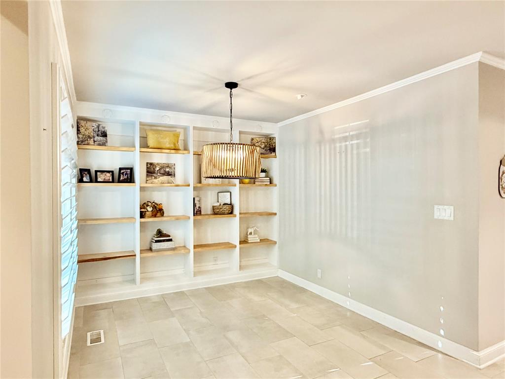 16 Windbrook Property Photo 6
