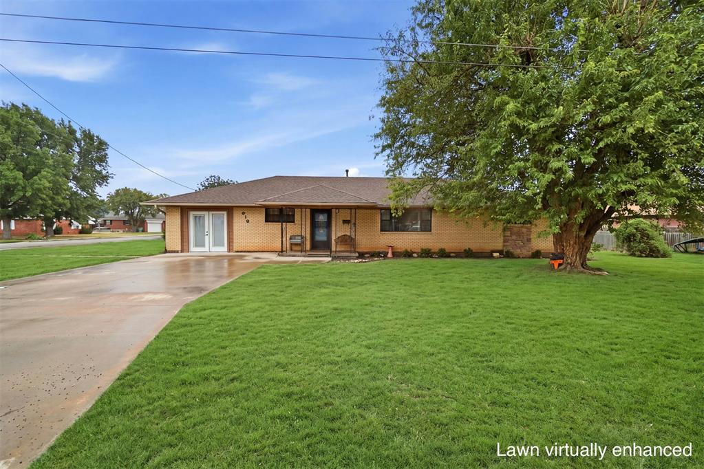 916 N Byers Avenue Property Photo 1