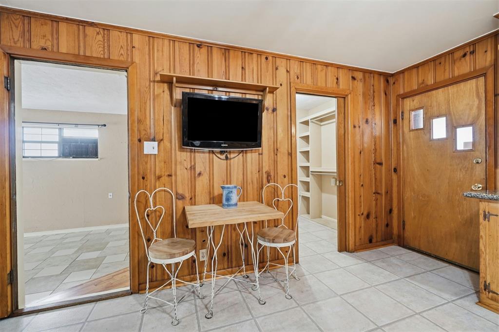 916 N Byers Avenue Property Photo 9