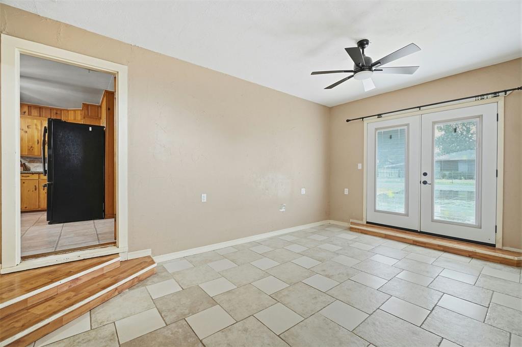 916 N Byers Avenue Property Photo 14
