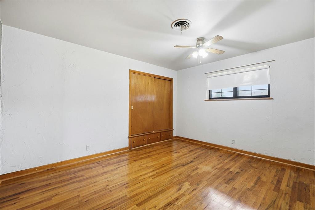 916 N Byers Avenue Property Photo 23