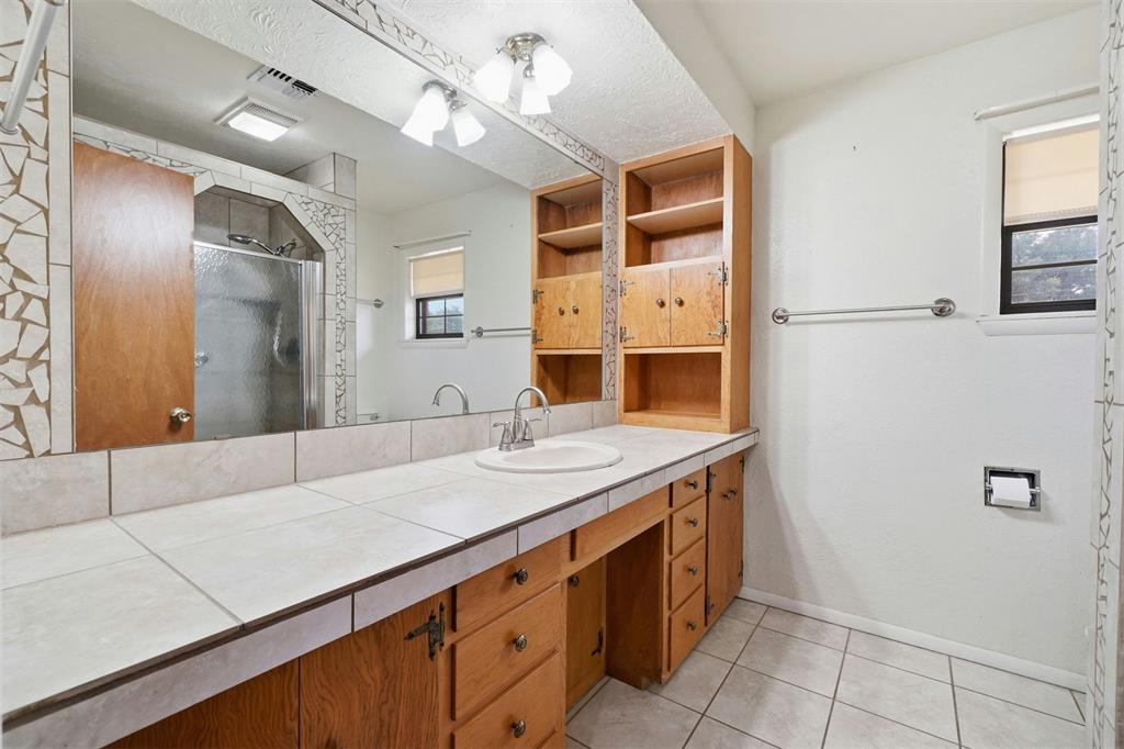 916 N Byers Avenue Property Photo 26