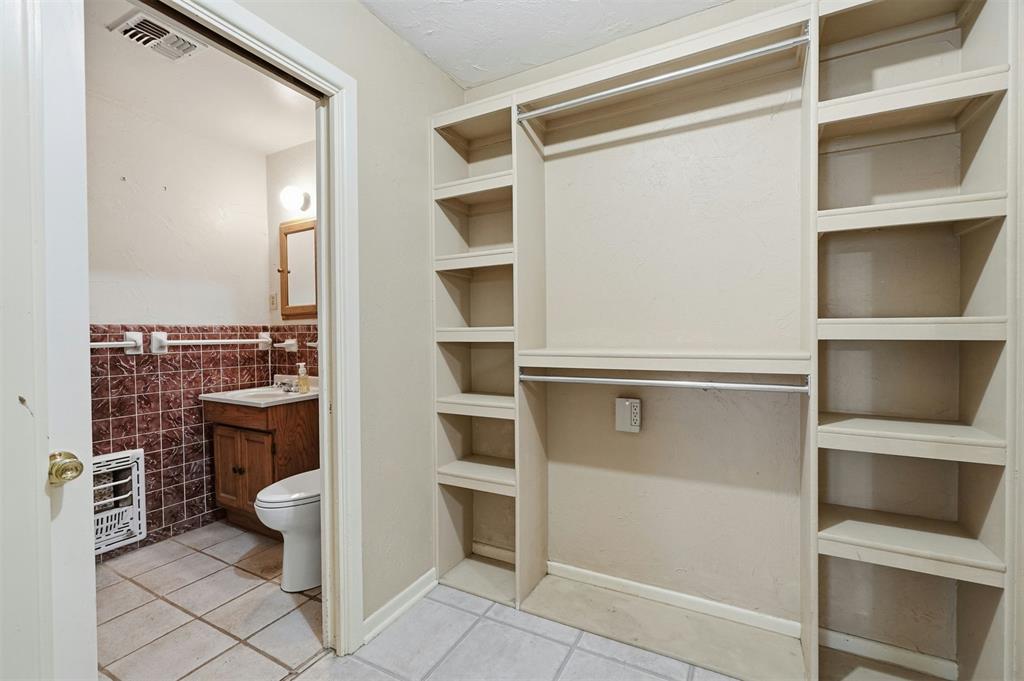 916 N Byers Avenue Property Photo 33