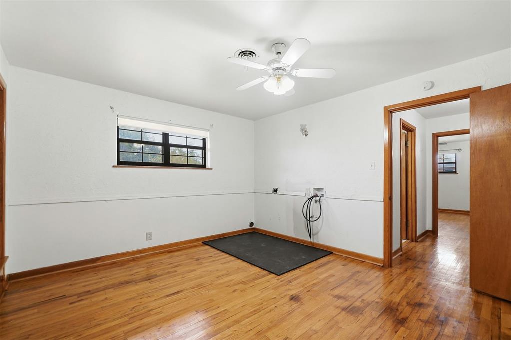 916 N Byers Avenue Property Photo 34