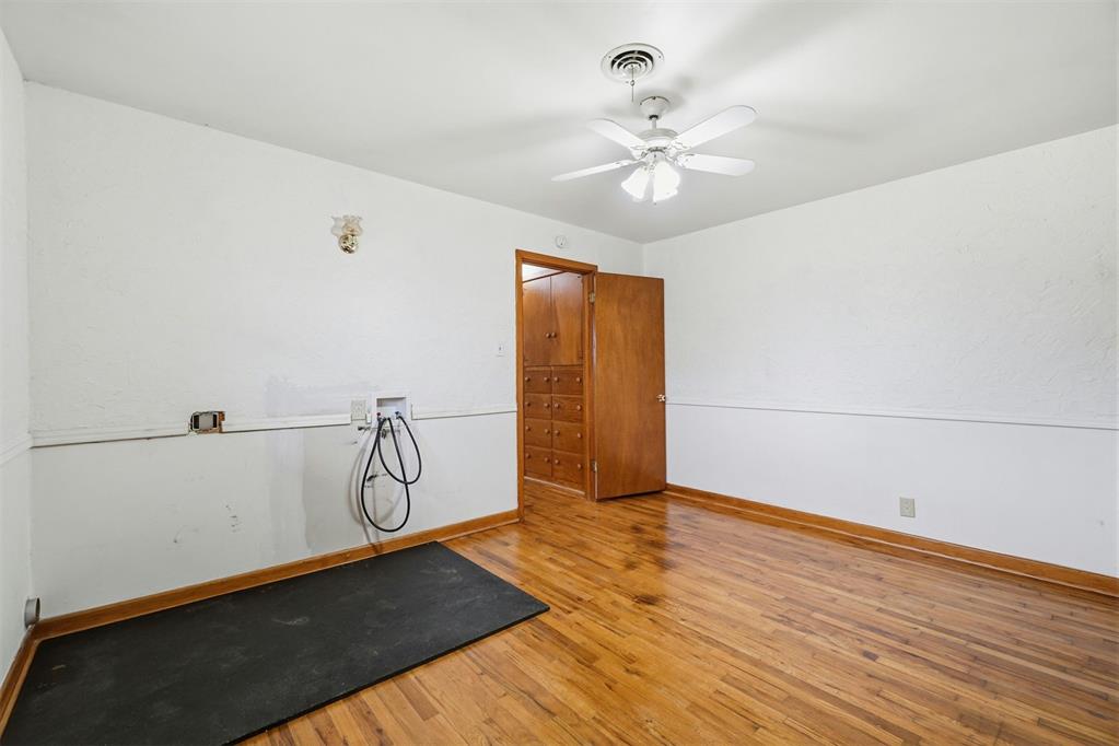 916 N Byers Avenue Property Photo 35