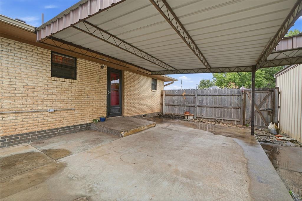 916 N Byers Avenue Property Photo 38