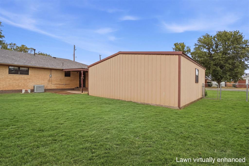 916 N Byers Avenue Property Photo 41