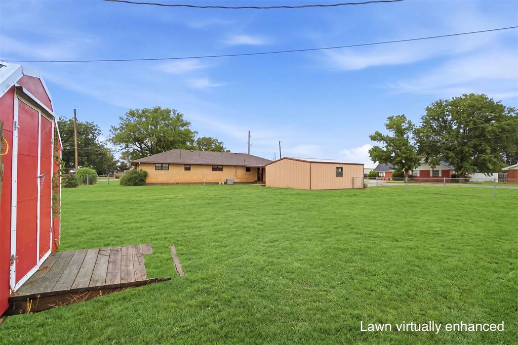 916 N Byers Avenue Property Photo 44