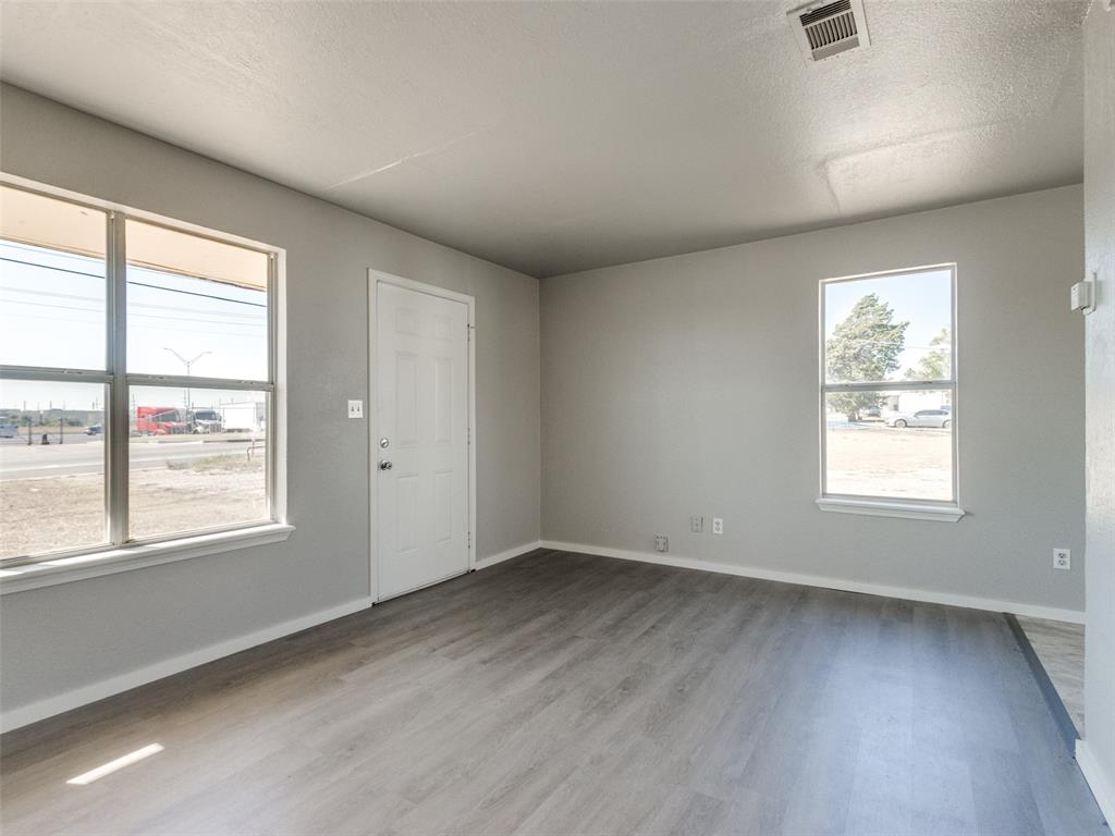 4205 Se 59th Street Property Photo 5