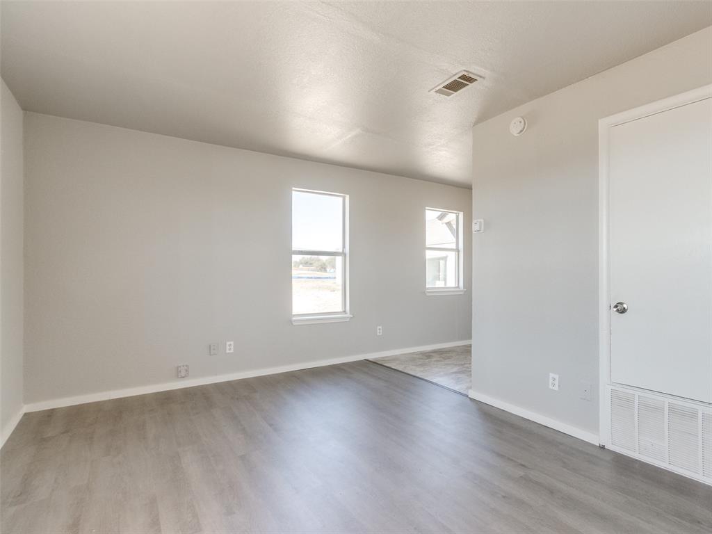 4205 Se 59th Street Property Photo 8
