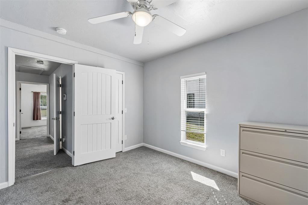 703 S Dewey Avenue Property Photo 6