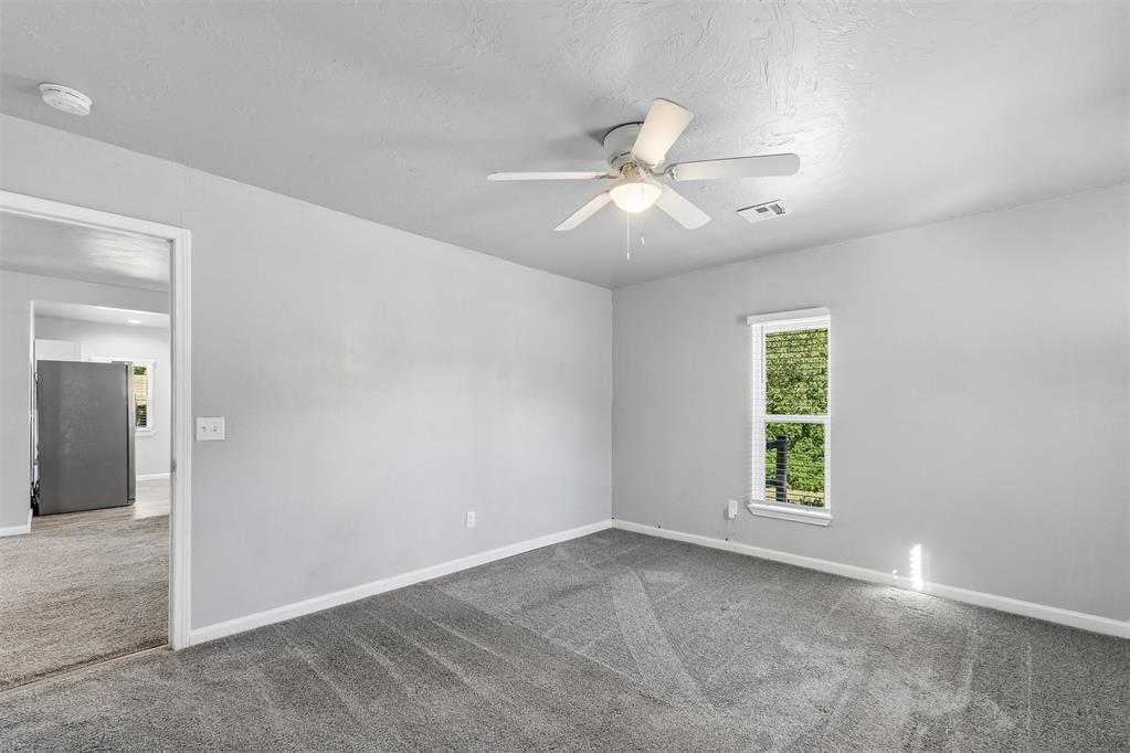 703 S Dewey Avenue Property Photo 8