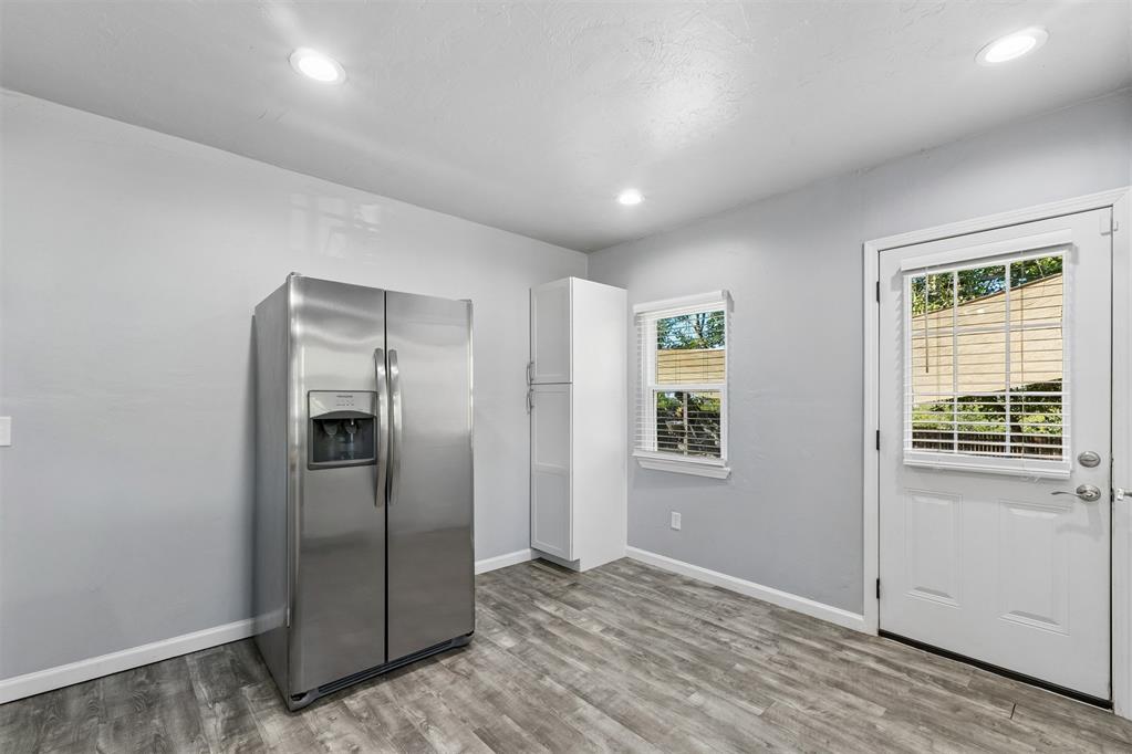 703 S Dewey Avenue Property Photo 19