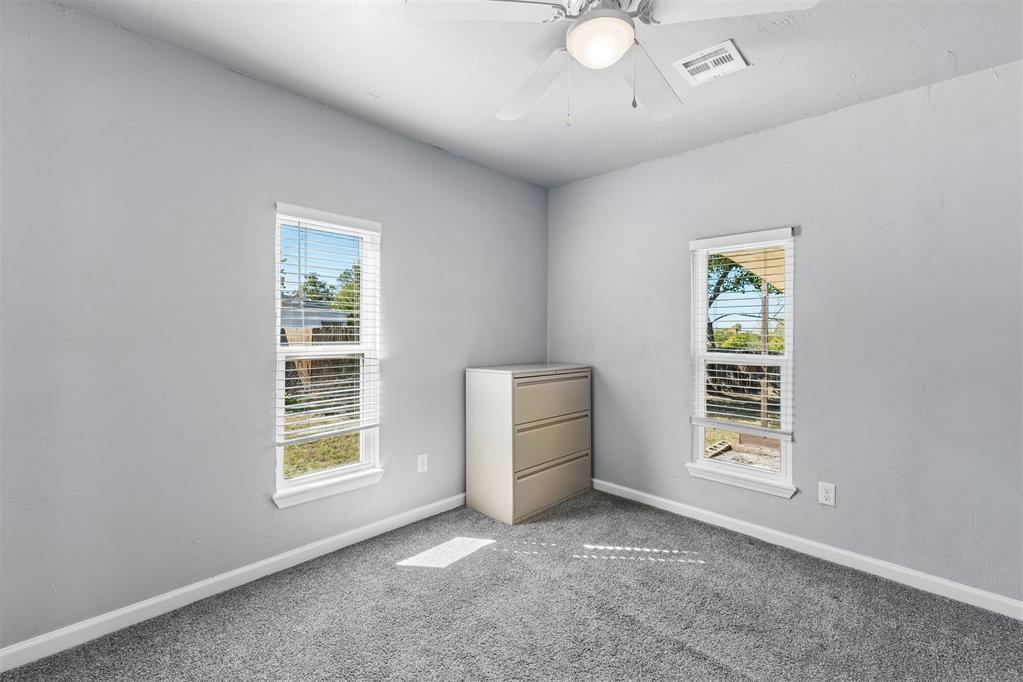 703 S Dewey Avenue Property Photo 22