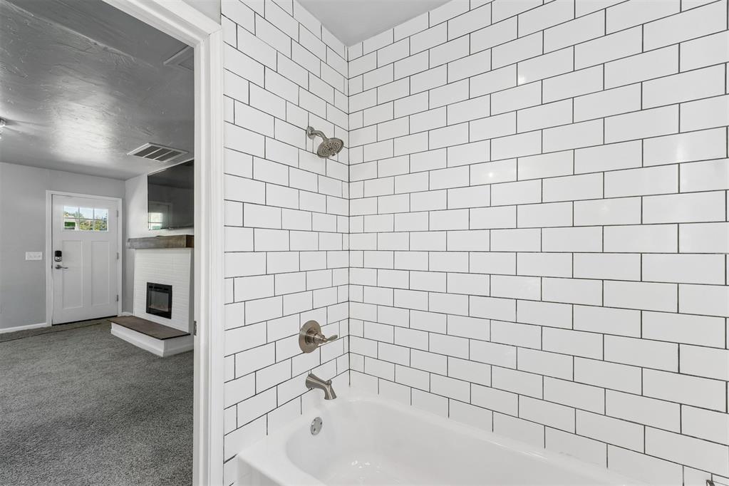 703 S Dewey Avenue Property Photo 24