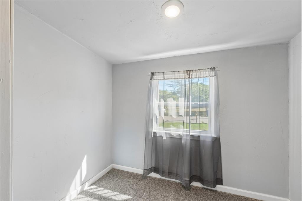 703 S Dewey Avenue Property Photo 28