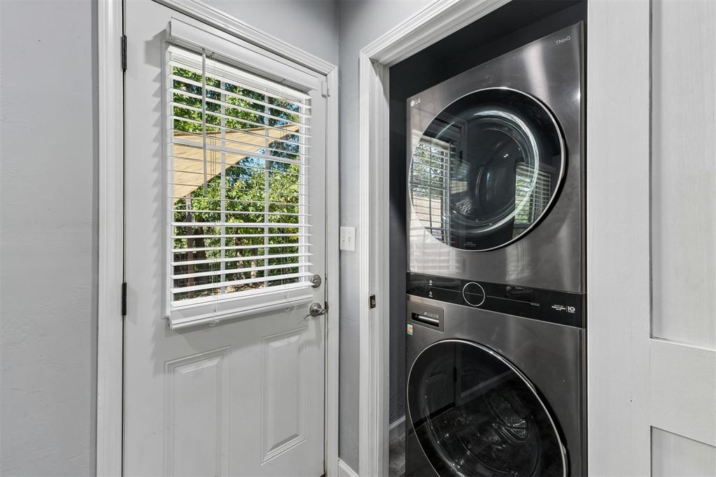 703 S Dewey Avenue Property Photo 31
