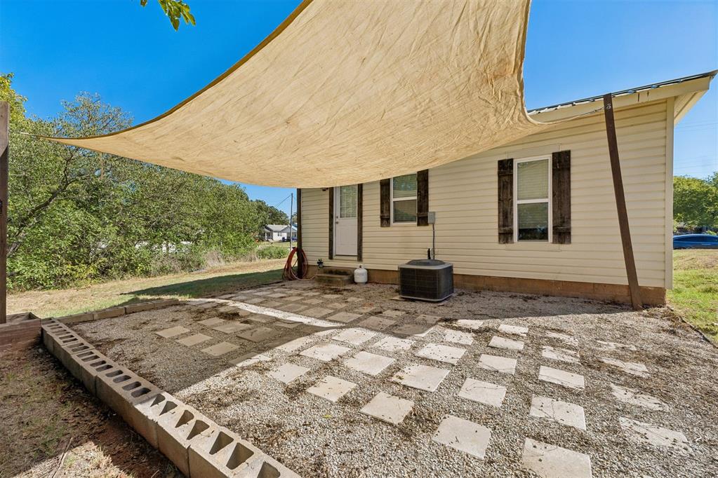 703 S Dewey Avenue Property Photo 33