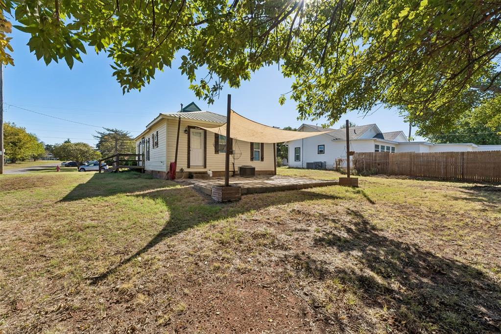 703 S Dewey Avenue Property Photo 37