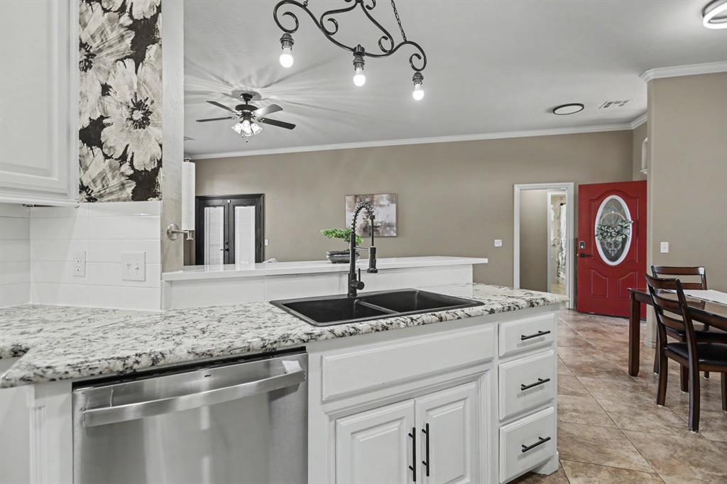 10915 Blue Sky Drive Property Photo 9