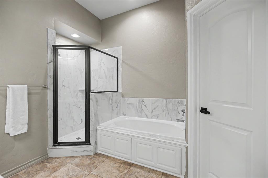 10915 Blue Sky Drive Property Photo 17