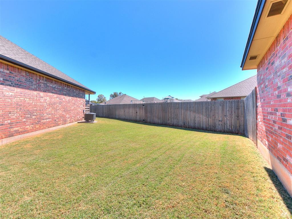 324 Golden Leaf Court Property Photo 4