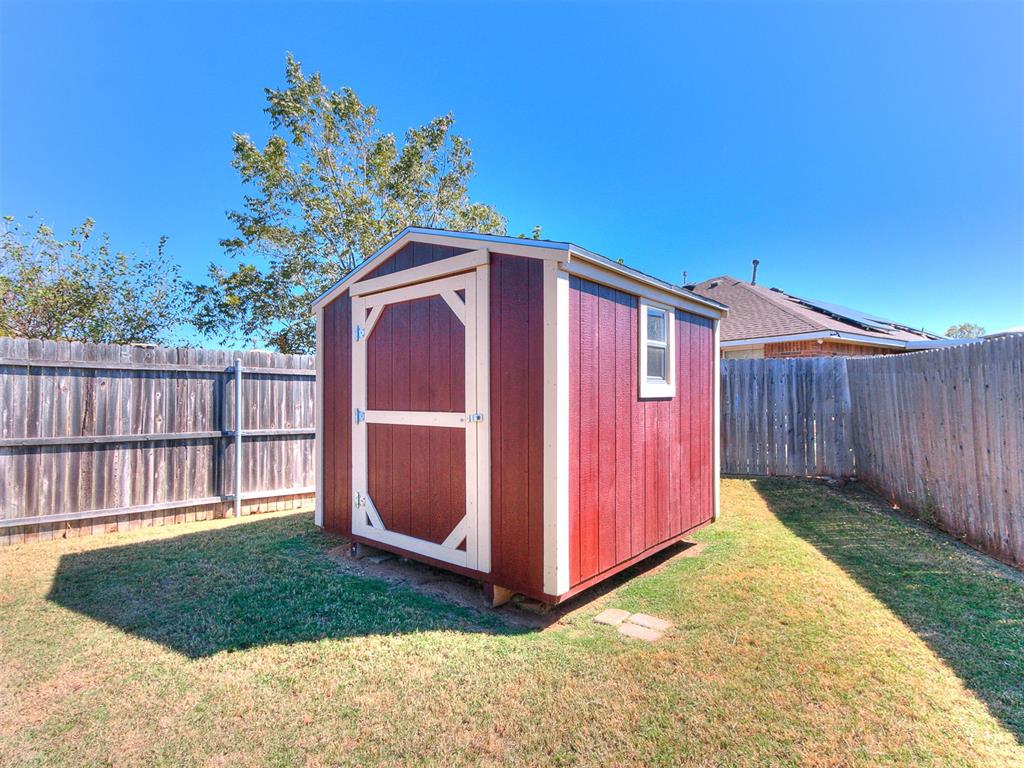 324 Golden Leaf Court Property Photo 6