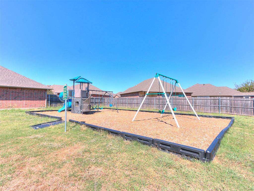 324 Golden Leaf Court Property Photo 8