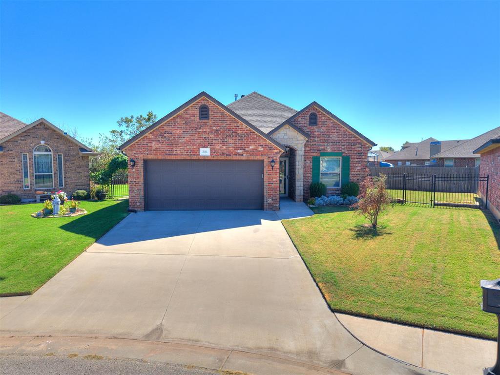 324 Golden Leaf Court Property Photo 9