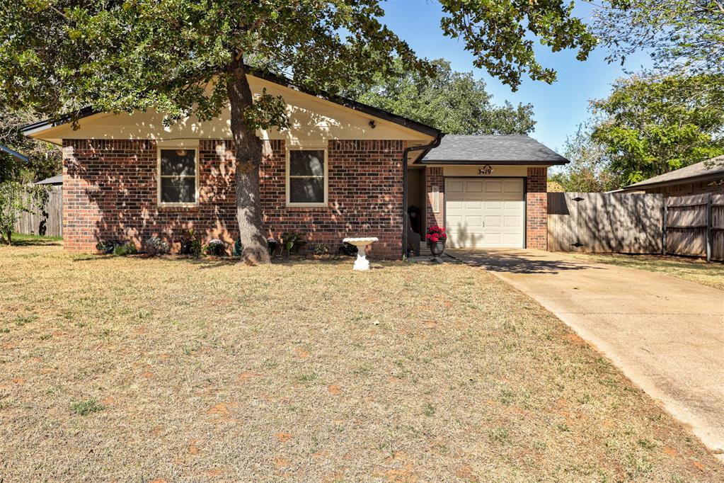 3419 E Noble Drive Property Photo 1