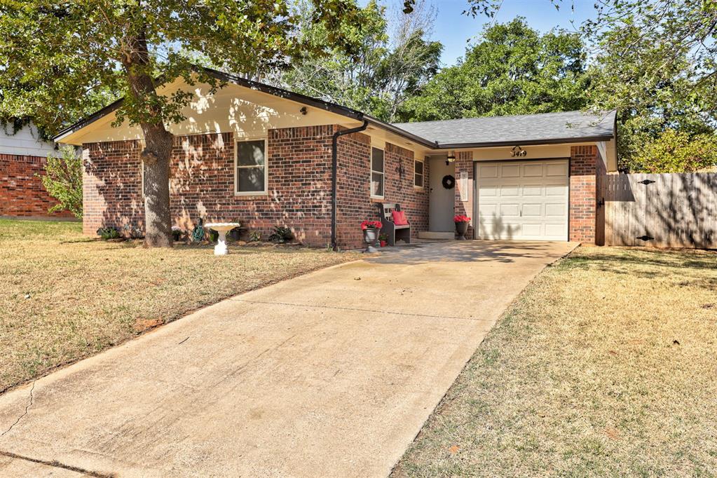 3419 E Noble Drive Property Photo 2