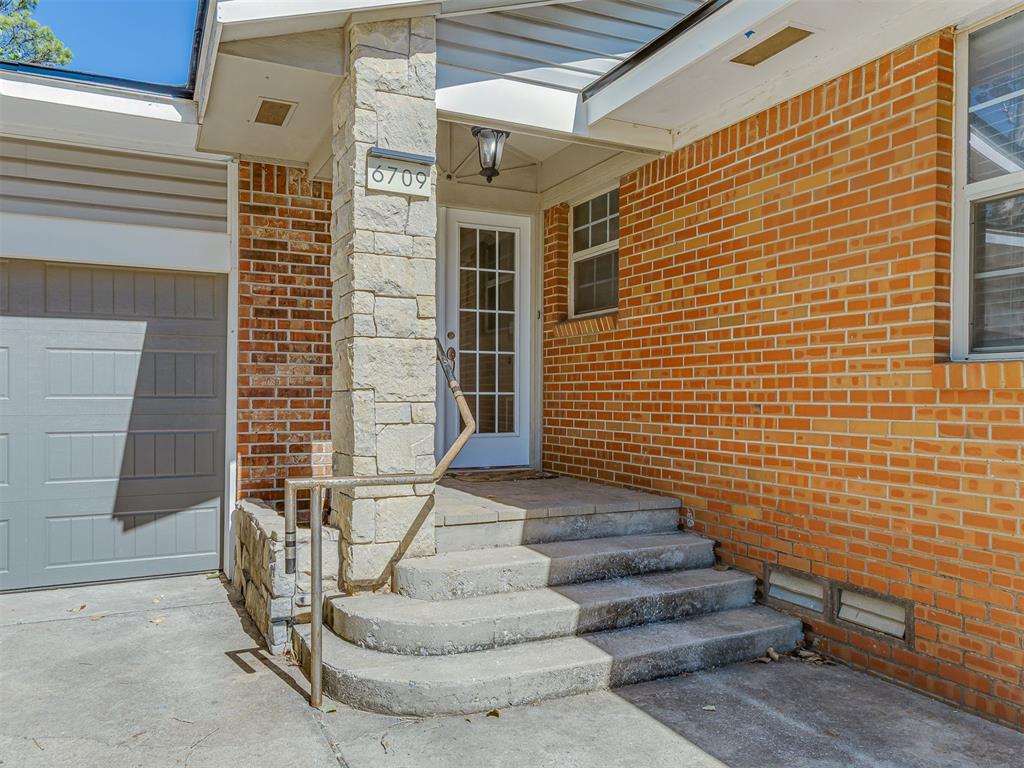 6709 Nw 34th Street Property Photo 5