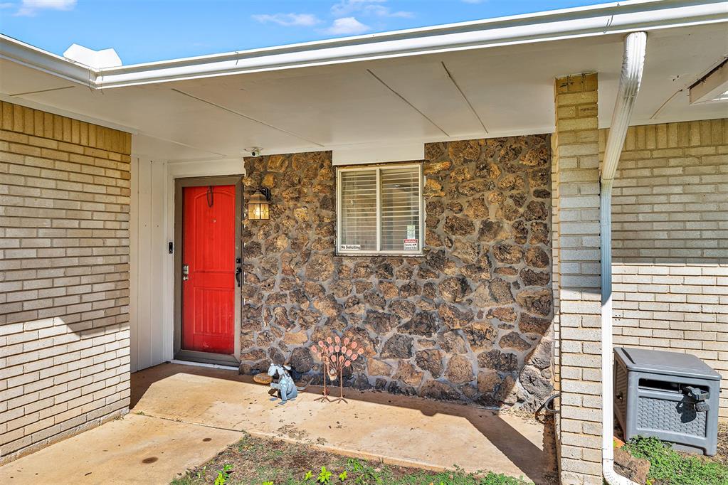 1208 Kingston Drive Property Photo 3
