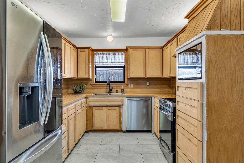 1208 Kingston Drive Property Photo 13