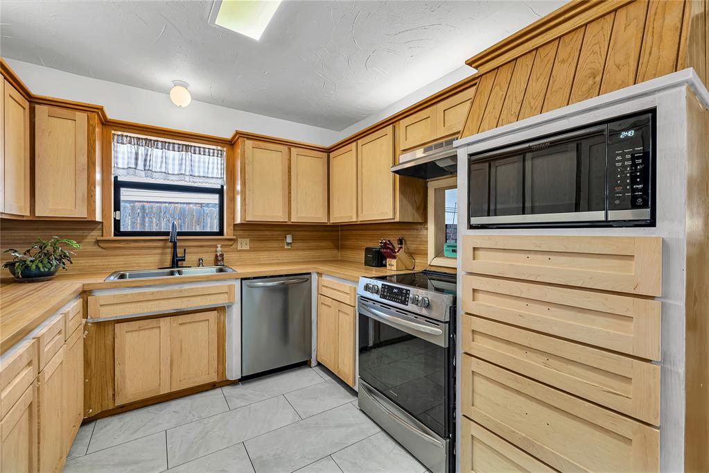 1208 Kingston Drive Property Photo 14