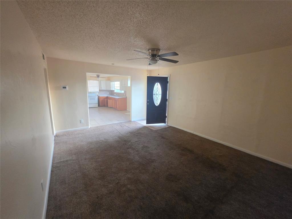 1802 N Douglas Boulevard Property Photo 4
